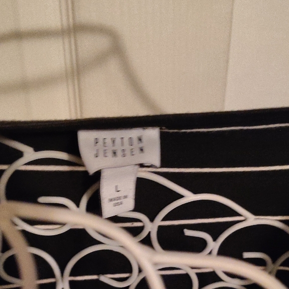 Black and White Striped Long Sleeve Top - Picture 3 of 5